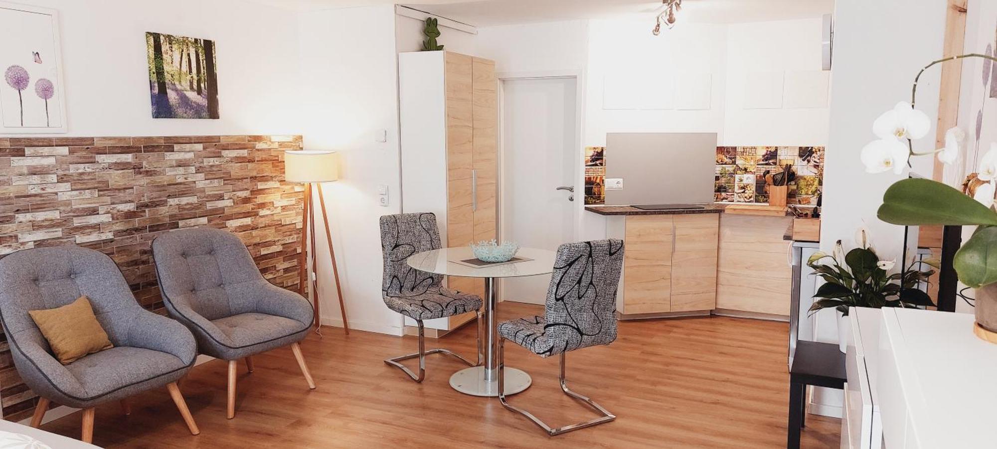 Modernes Souterrain Apartment Black Forest Mit Separatem Eingang Und Kfz-Stellplatz Bad Duerrheim Exterior photo